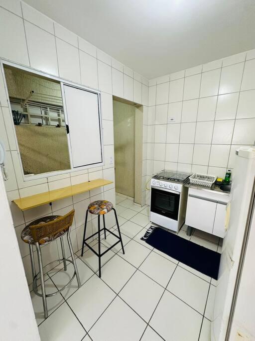 Apto 2 Mobiliado Cachoeirinha - Cod 06 Apartamento
